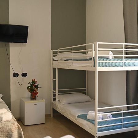 La Gloria Rho Private Rooms Only Bagian luar foto