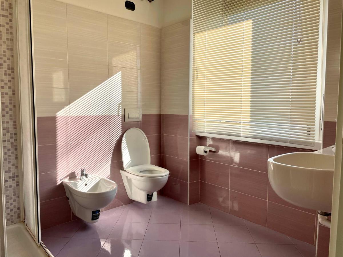 La Gloria Rho Private Rooms Only Bagian luar foto