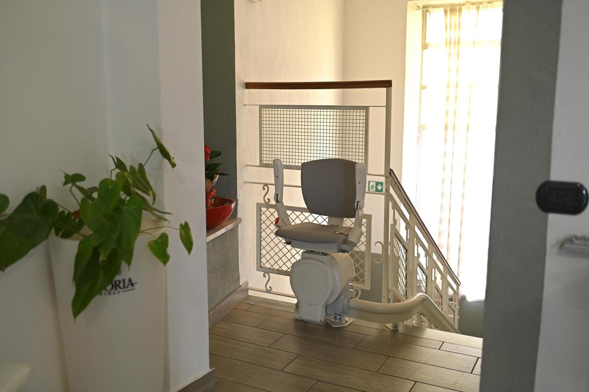 La Gloria Rho Private Rooms Only Bagian luar foto