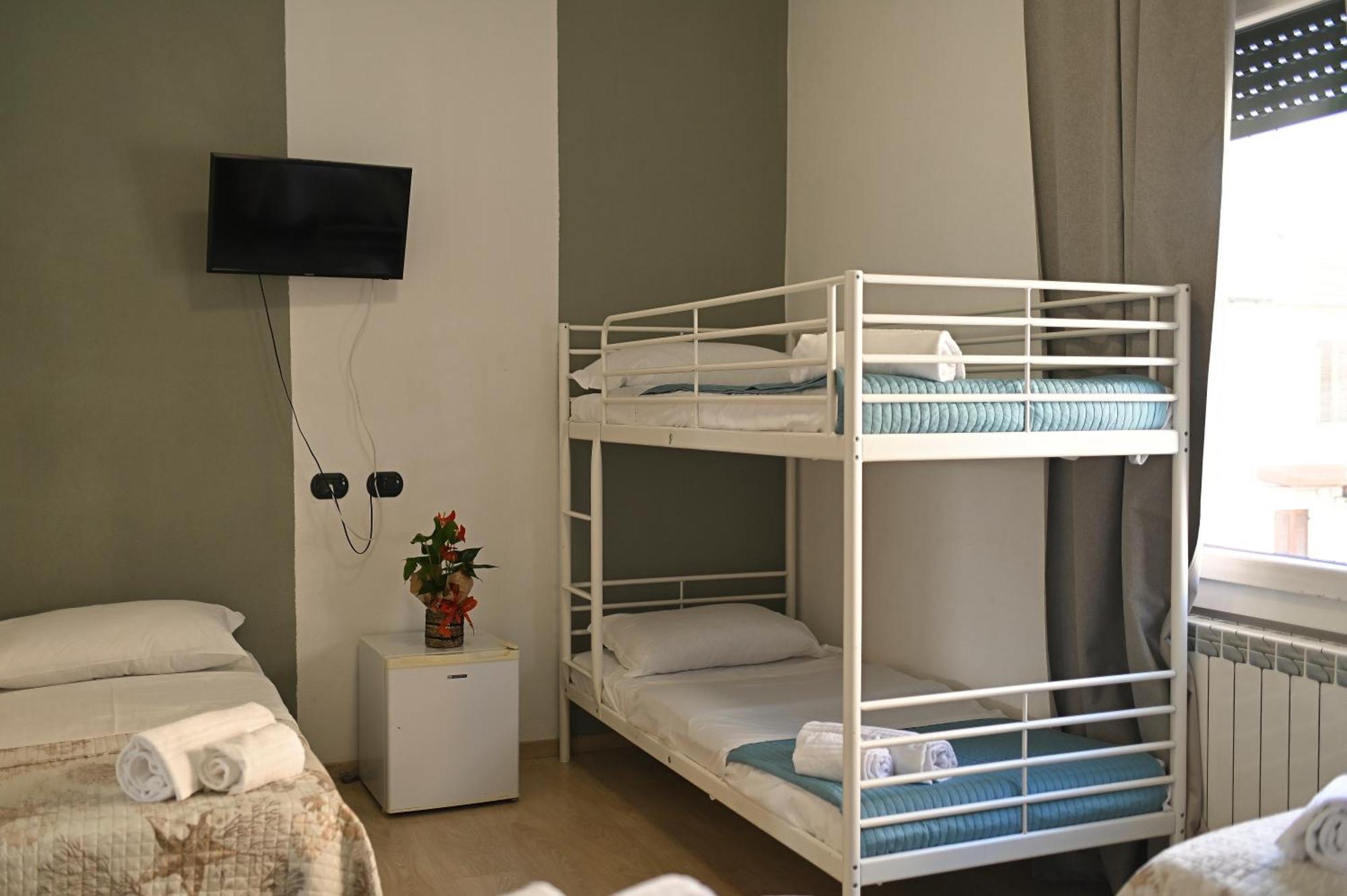 La Gloria Rho Private Rooms Only Bagian luar foto