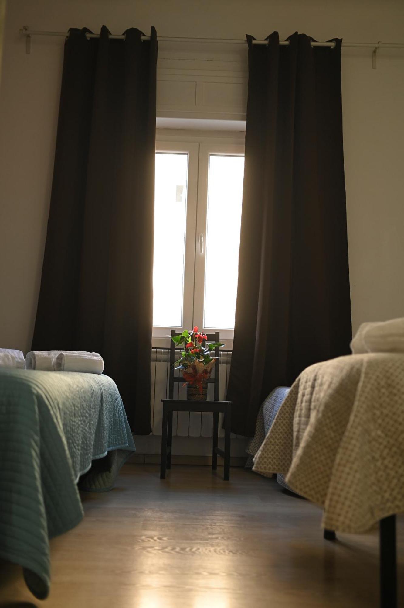 La Gloria Rho Private Rooms Only Bagian luar foto