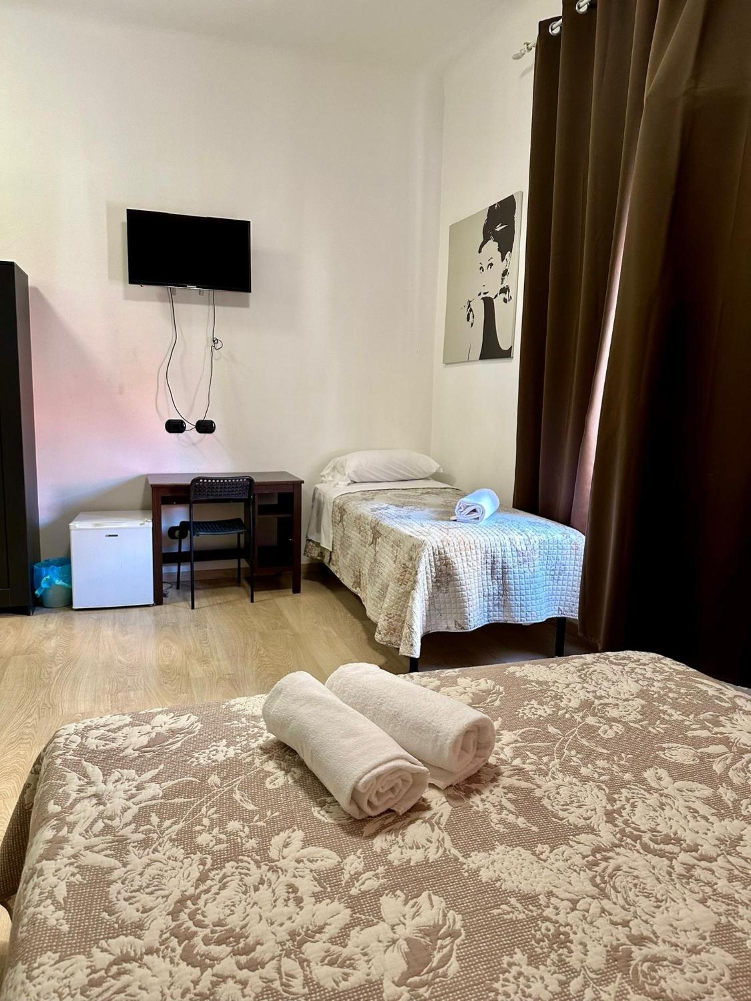 La Gloria Rho Private Rooms Only Bagian luar foto